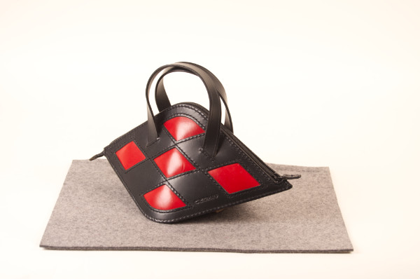 Handtasche 3D Karo, schwarz/tomatenrot, Einzelstück